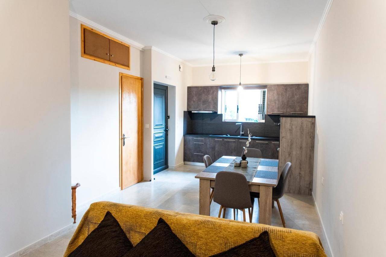 Walnut Home Apartment Near Ancient Olympia Kréstena Exterior foto